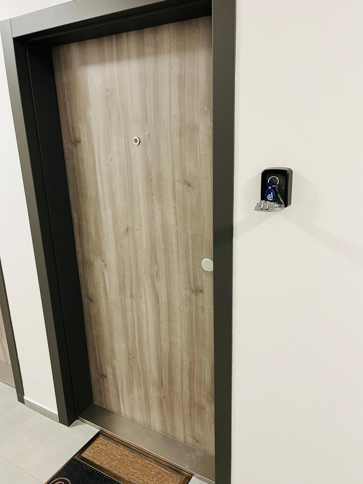 Apartman Sitka Apartment Trencin Luaran gambar