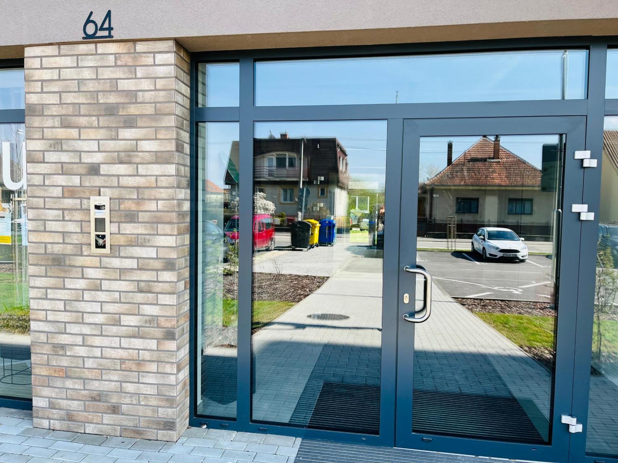 Apartman Sitka Apartment Trencin Luaran gambar